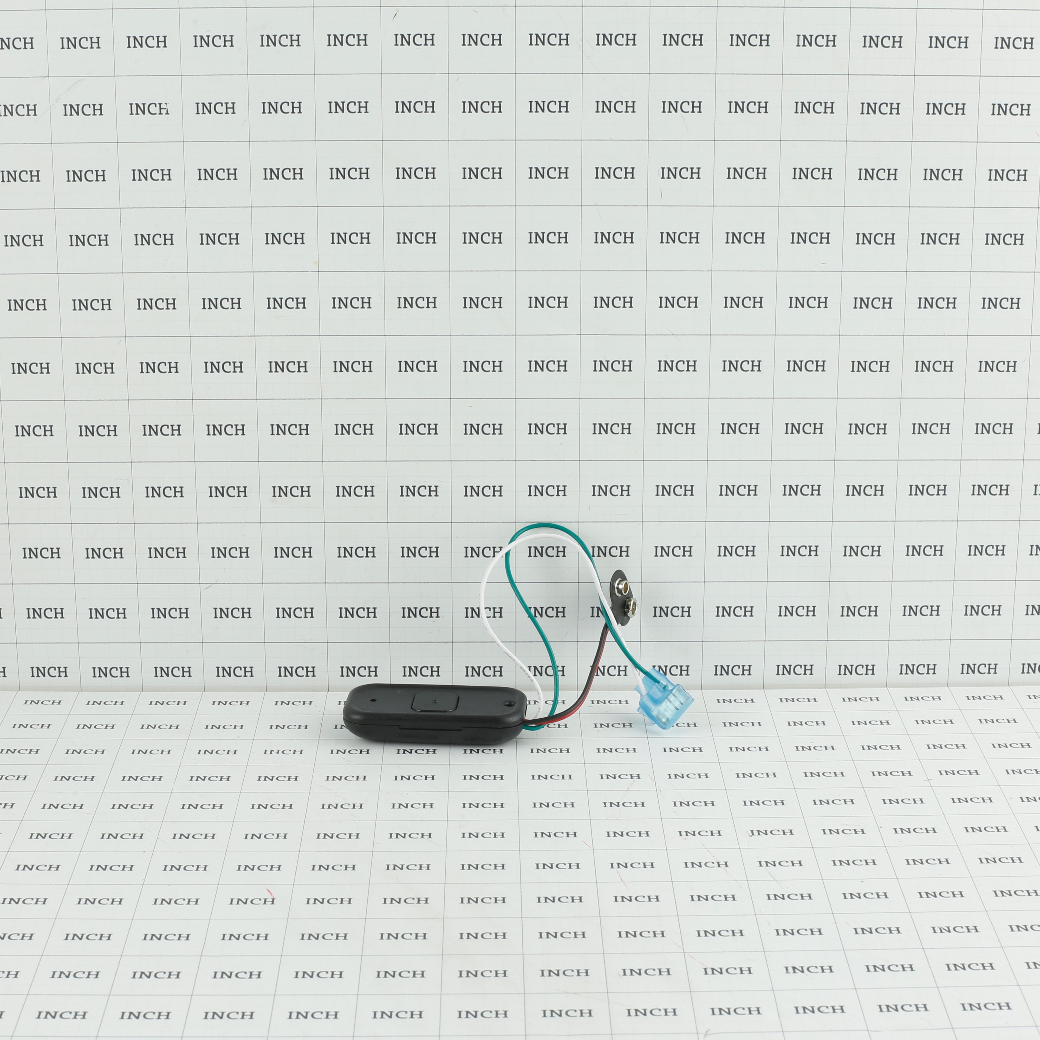 BEA 1-Button Wired Digital Transmitter with Flag Connector (9V, 433 MHz ...
